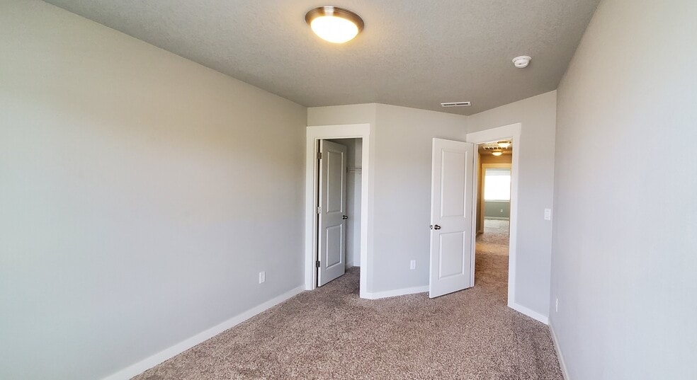 Building Photo - 7031 N Geneva Way