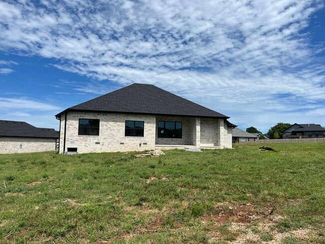 Building Photo - Beautiful BRAND-NEW 4 bedroom, 2 bath home on a cul-de-sac in the exclusive Lion's Gate neighborh...