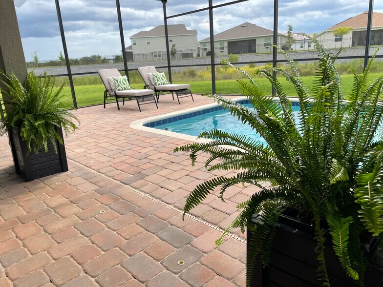 Building Photo - 2293 Victoria Dr