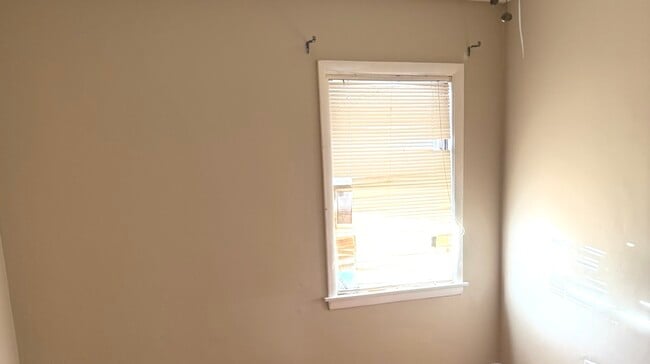 Building Photo - 11706 S Artesian Ave