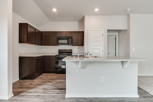 Building Photo - New construction in Piedmont schools!