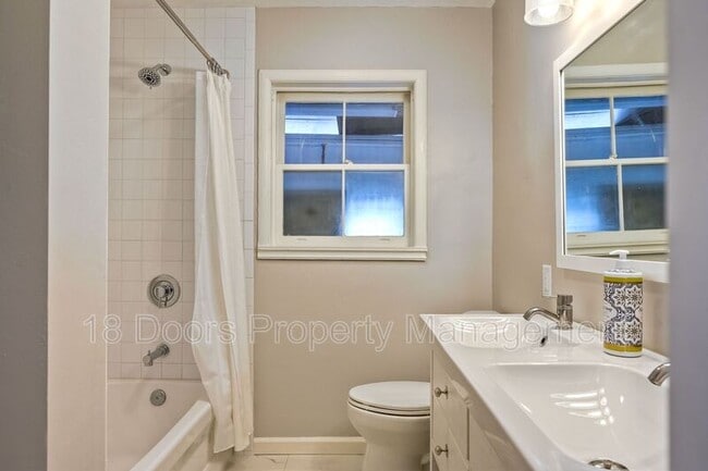 Building Photo - 254 G Ave