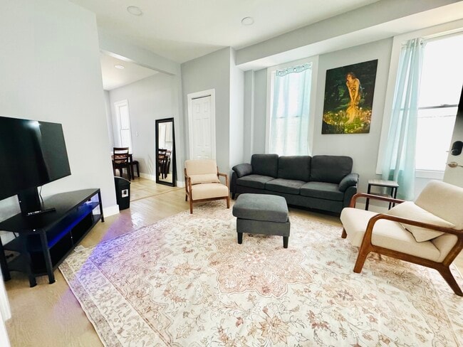 Building Photo - 29 W 26th St