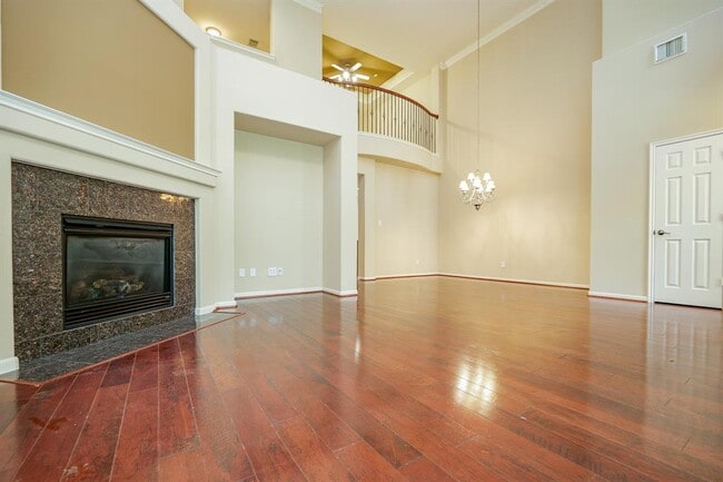Building Photo - 30 Crocus Petal St