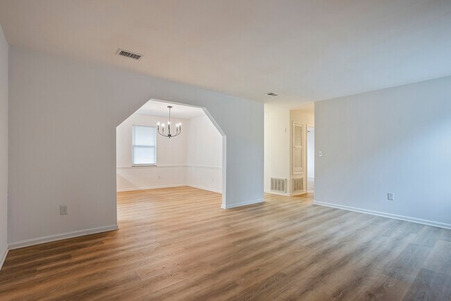 Building Photo - 4243 Windsor Spring Rd