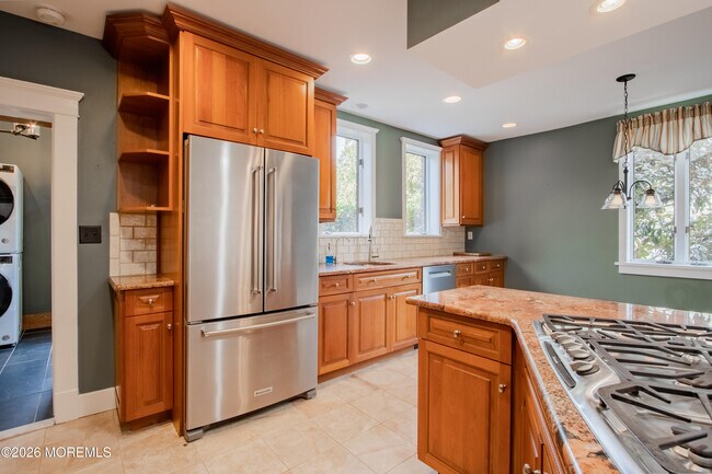 Building Photo - 3 Monmouth Ave