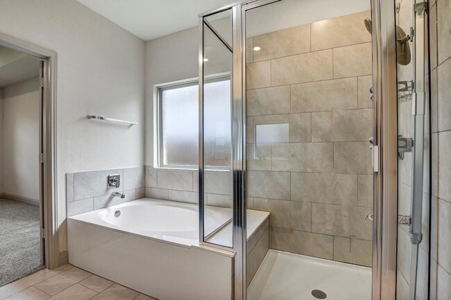 Building Photo - 18012 Stefano Dr
