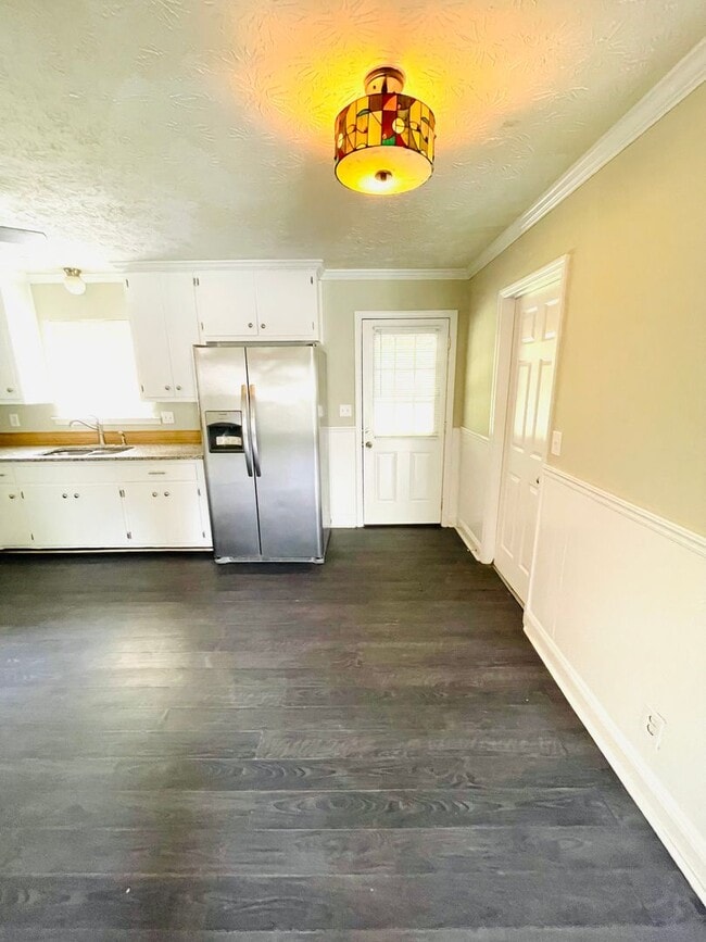 Building Photo - ** 3 Bed 1 Bath located in Woodley Park * ...