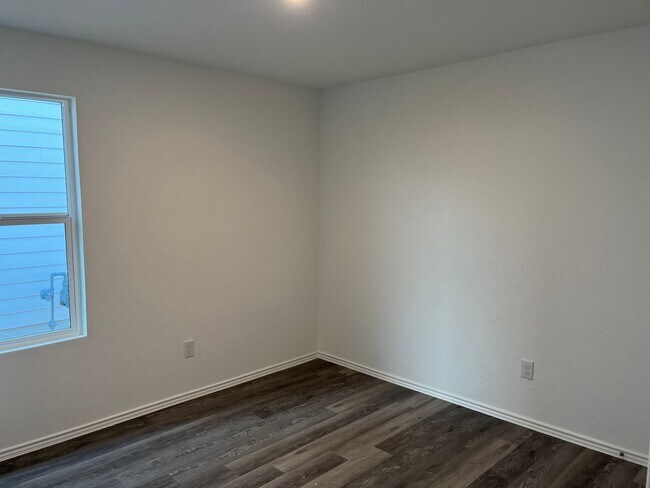 Building Photo - Dream Home in Seguin- 3 Bedroom / 2 Bath -...