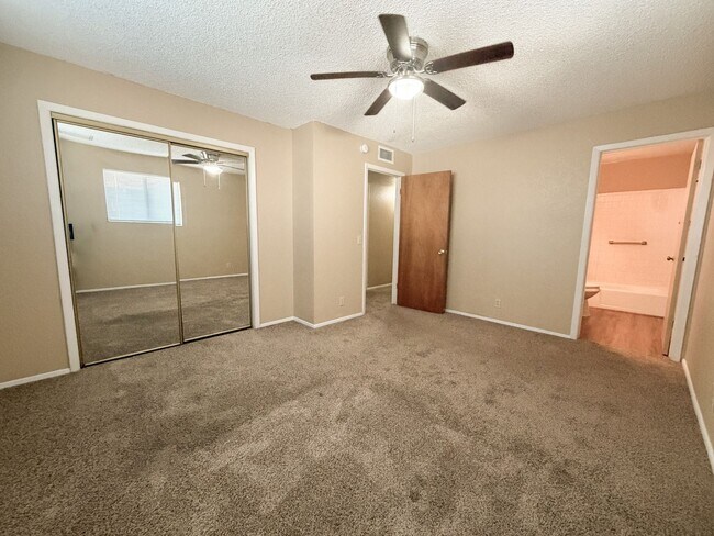Building Photo - 4036 Mission A