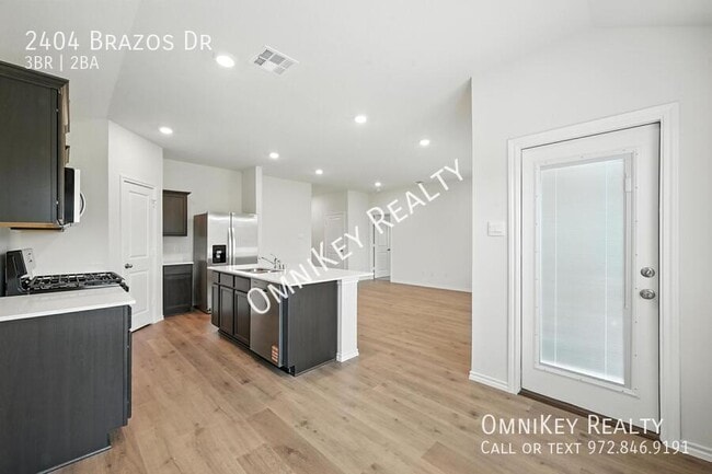 Building Photo - 2404 Brazos Dr