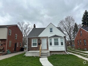 Building Photo - Renovated 3-Bedroom Home – We Welcome Sect...