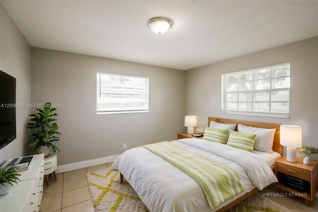 Building Photo - 7171 SW 10th Ct