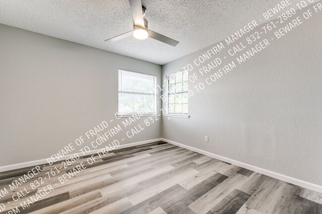Building Photo - 8805 Wood Glen Dr