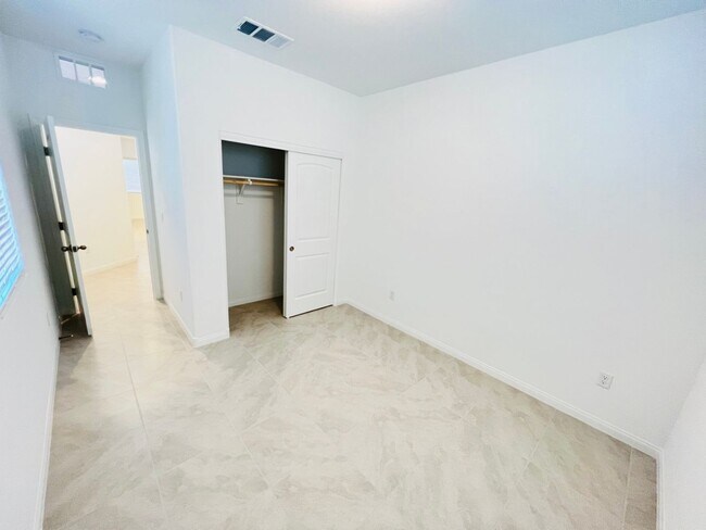 Building Photo - NEW NEW NEW Cadence 4 Bedroom