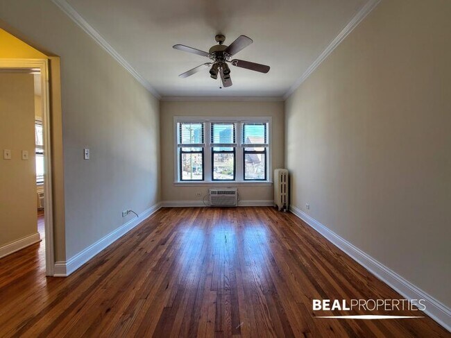 Primary Photo - 1 bedroom in CHICAGO IL 60613