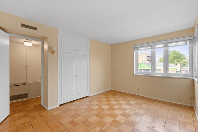 Building Photo - 7206 Oak Ave