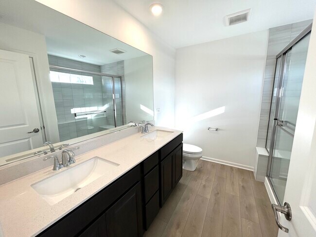 Building Photo - 612 Cassia Ct