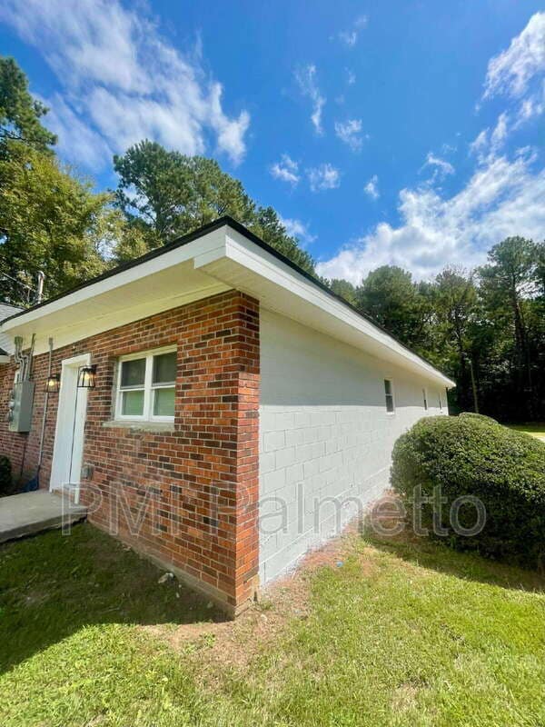 Building Photo - 2282 Old Camden Rd