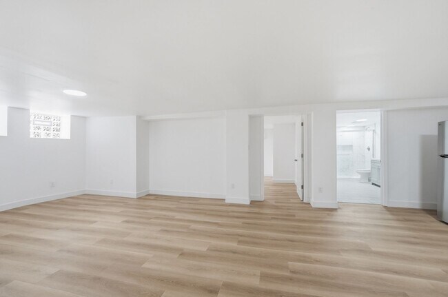 Building Photo - 568 Hale Ave