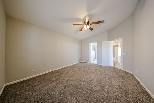Building Photo - 3 Bed, 2 bath single level home in great C...