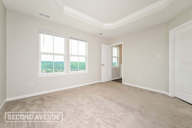 Building Photo - 2028 Cade Dr