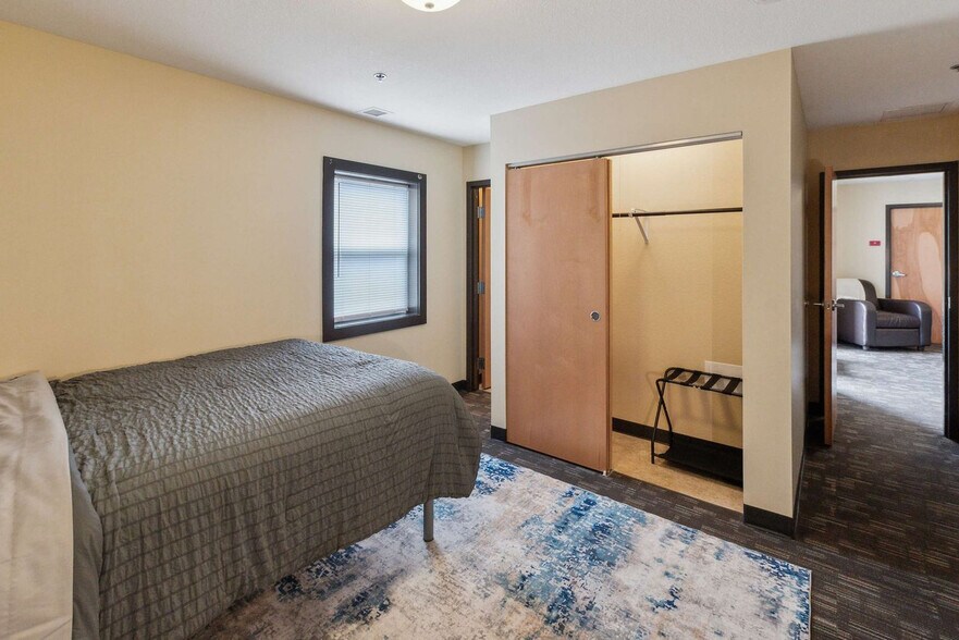 Building Photo - 1695 N Lexington-Springmill Rd