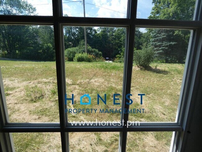 Building Photo - 95 Main St