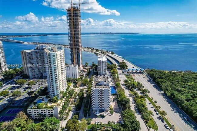 Building Photo - 2501 Brickell Ave
