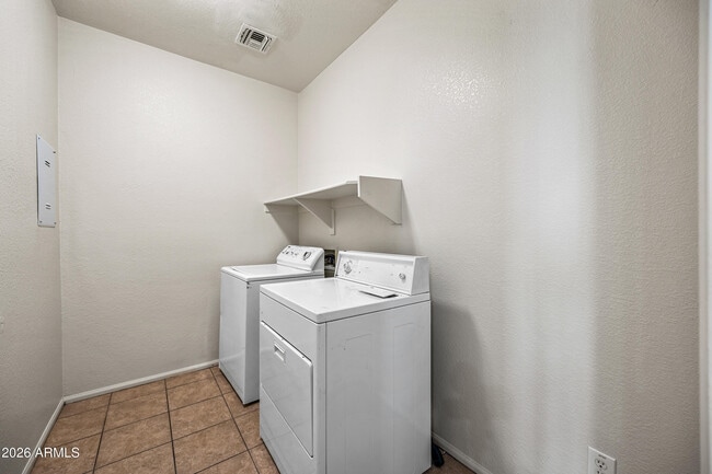 Building Photo - 8310 S 47th Ln