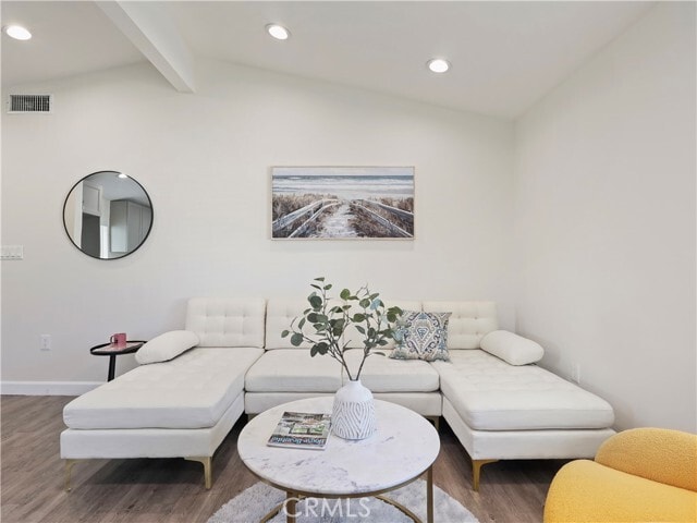 Building Photo - 15803 Chatsworth St