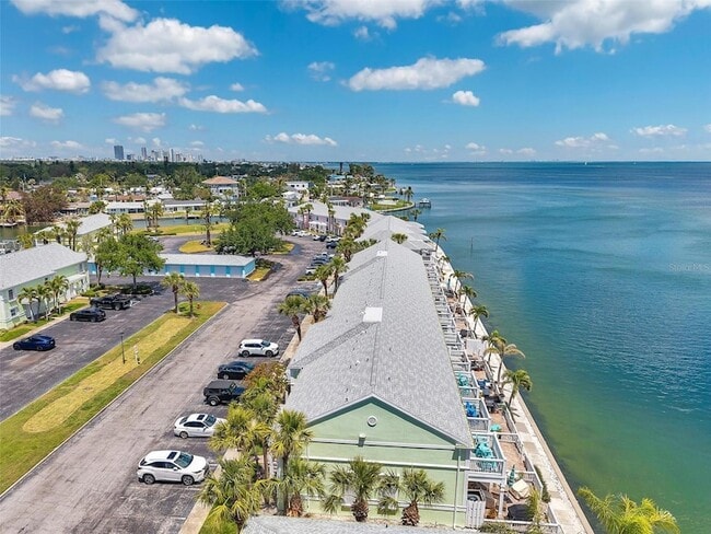 Building Photo - 4768 Coquina Key Dr SE