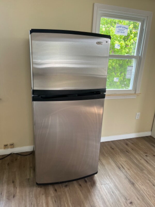 Building Photo - 10 Cindy Dr