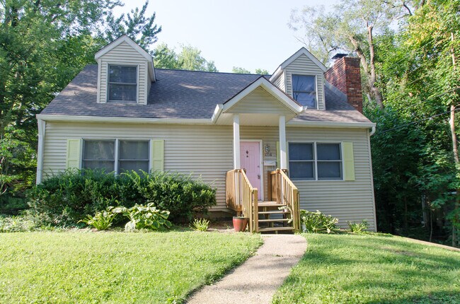 Primary Photo - 4 bedroom, 2.5 bath: Available August 2026