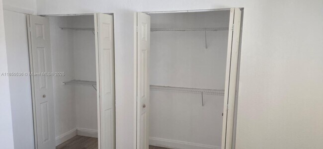 Building Photo - 6325 SW 138th Ct