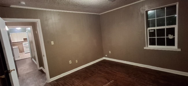Building Photo - 4701 Lynch Dr