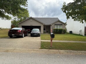 Building Photo - Beautiful 3-Bedroom Home for Rent in Bloom...