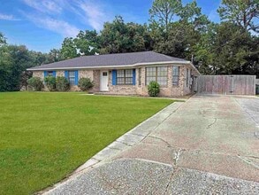 Building Photo - 7524 Sandy Creek Dr