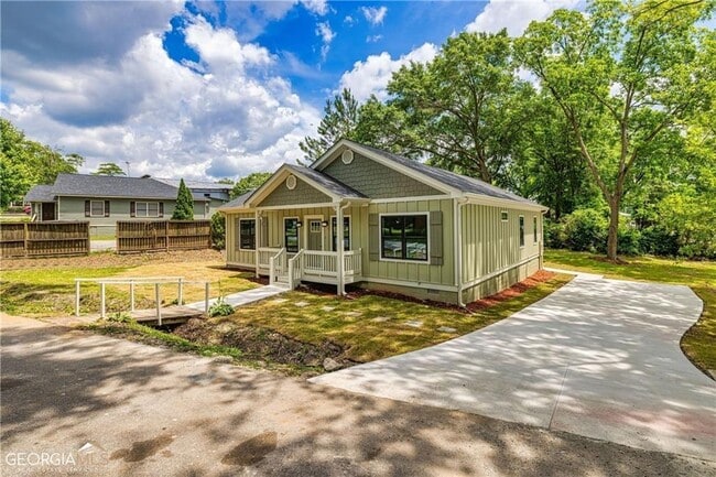 Building Photo - 106 Maple St