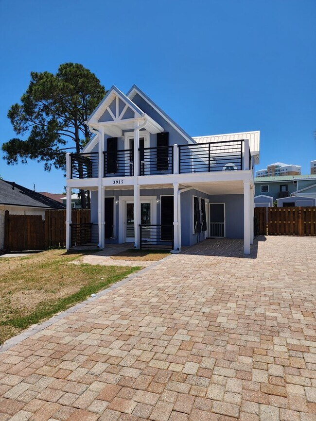 Building Photo - Beach Cottage