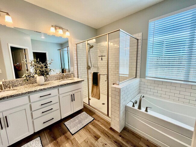 Building Photo - Awesome 3 Bedroom Home for Rent in West Ro...