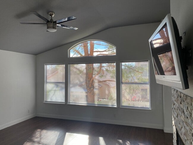 Building Photo - Stunning & REMODELED! 2-Story, 3Bedroom an...