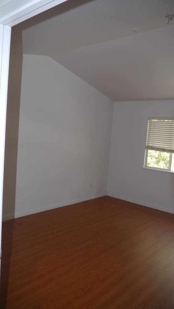 Building Photo - Stunning 3 Bed 3 Bath Duplex in Placentia with Open Floor Plan and Vaulted Ceilings.