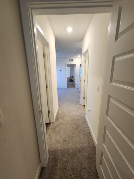 Upstairs hallway / loft - 17020 Barnwood Pl