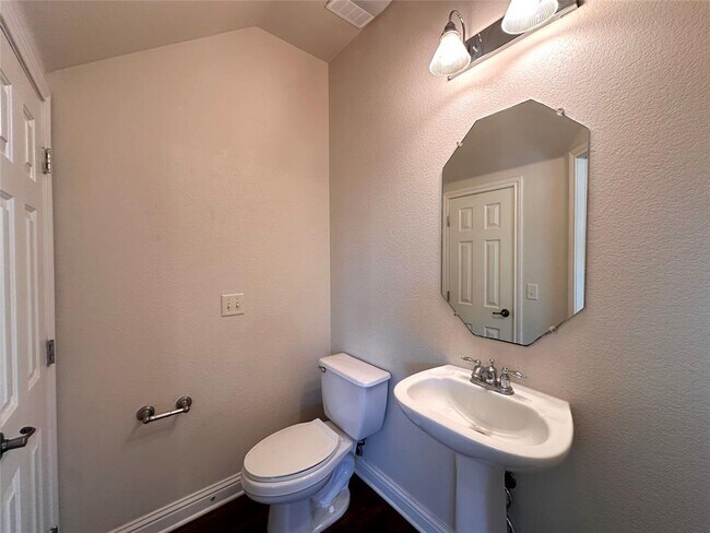 Building Photo - 506 Delmar Ave
