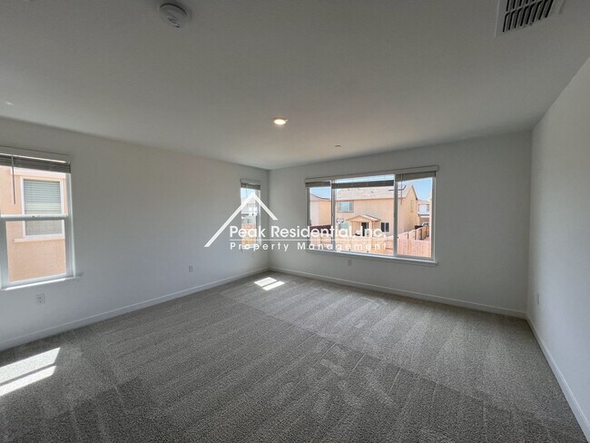 Building Photo - 12632 Hereford Ave