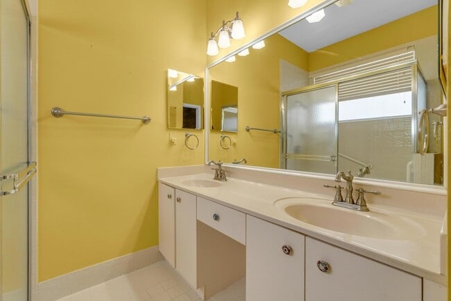 Building Photo - 10664 Royal Caribbean Cir