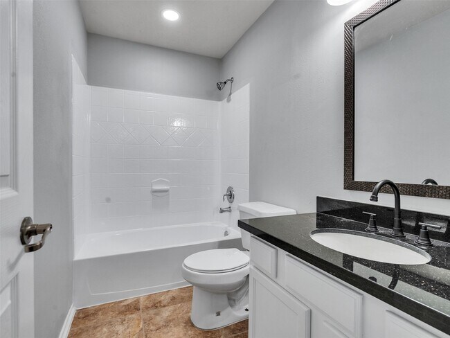 Building Photo - 114 N Hawkhurst Cir