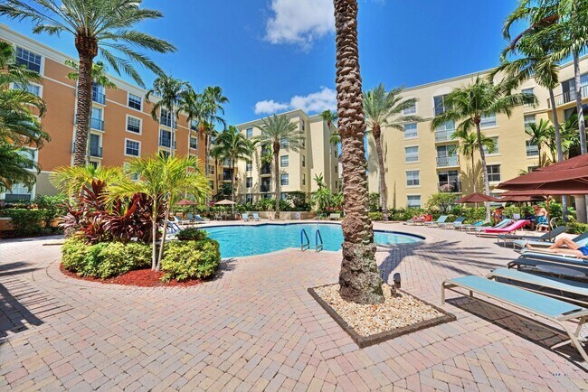Building Photo - 630 S Sapodilla Ave