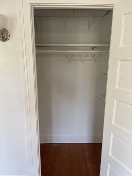 Building Photo - 508 S Catalina Ave